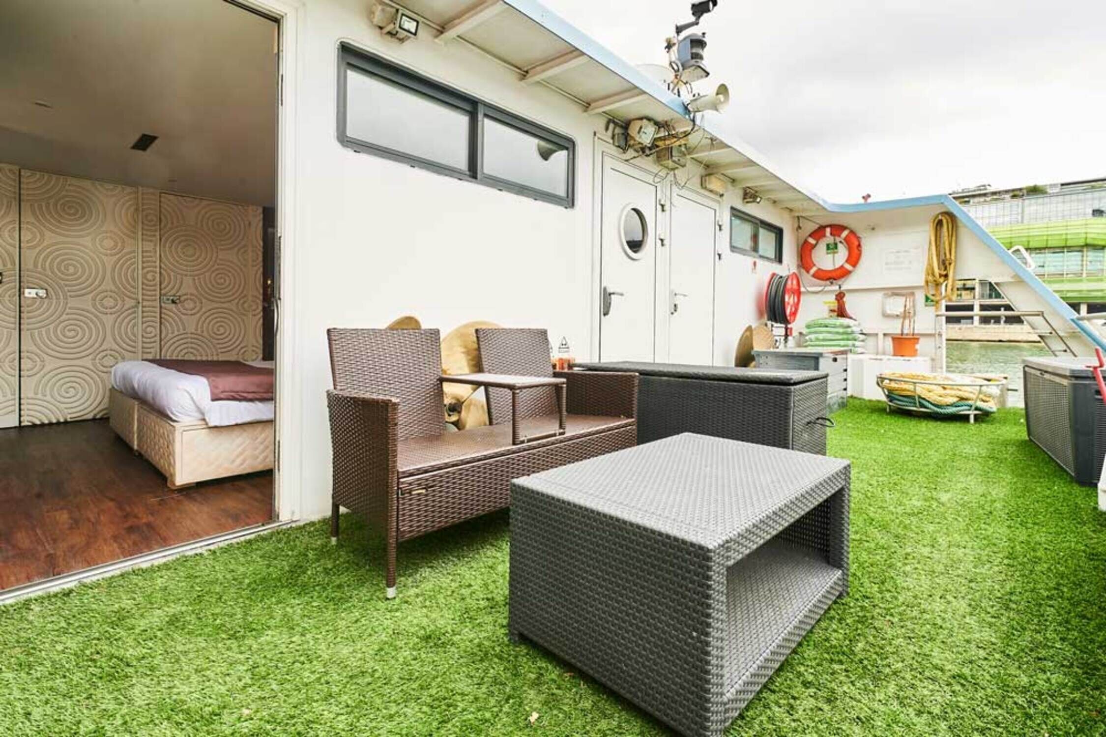 chambre prestige avec terrasse | terrace/patio