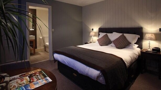 Apartment, 1 Bedroom | 1 bedroom, desk, iron/ironing board, WiFi (free) - George Square - City Centre Suites (Glasgow)