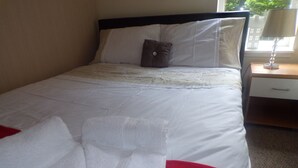 Apartment, 1 Bedroom | 1 bedroom, desk, iron/ironing board, WiFi (free) - George Square - City Centre Suites (Glasgow)