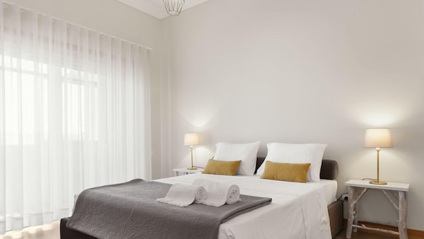 Classic Triple Room, 3 Bedrooms, Harbor View | 3 bedrooms, desk, iron/ironing board, WiFi (free)