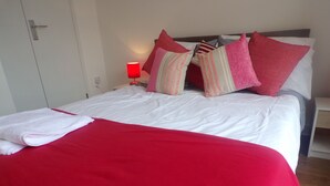 1 chambre, bureau, fer et planche à repasser, Wi-Fi gratuit