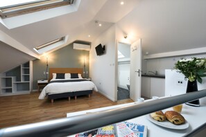 Bureau, chambres insonorisées, Wi-Fi gratuit, draps fournis