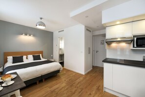 Superior Studio | Private kitchenette