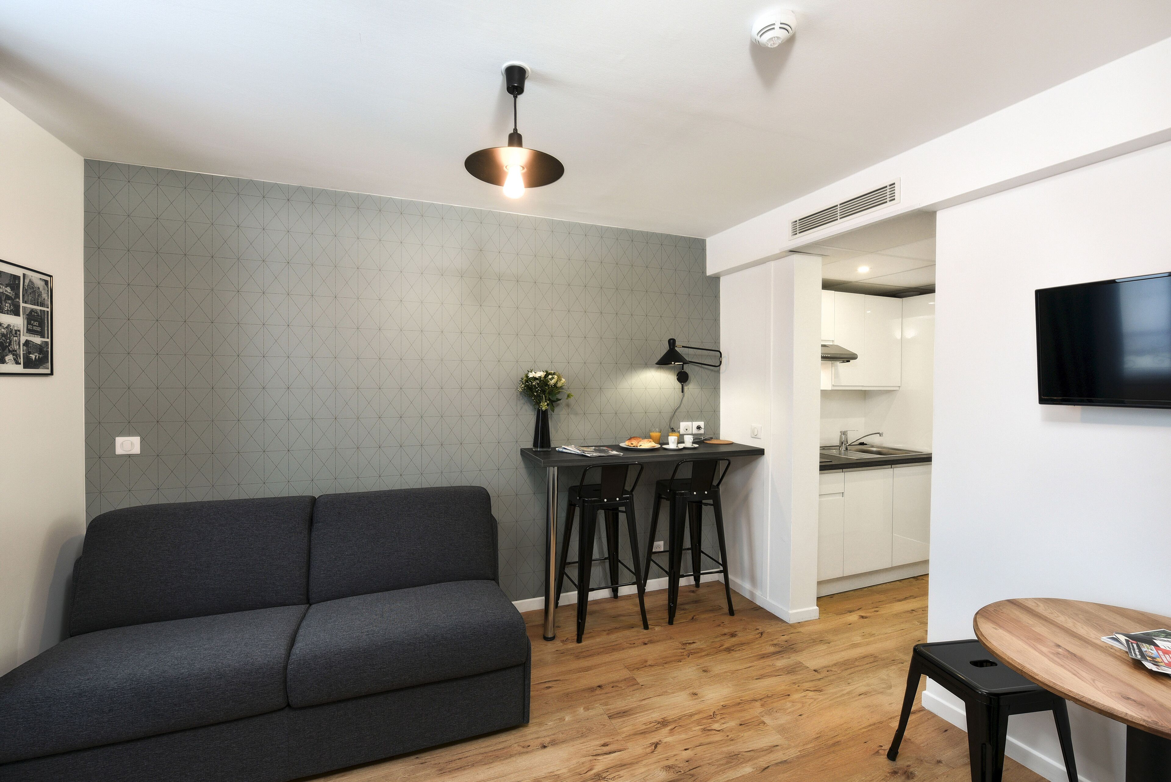 Apartment | Private kitchenette | Fridge, microwave, stovetop, coffee/tea maker