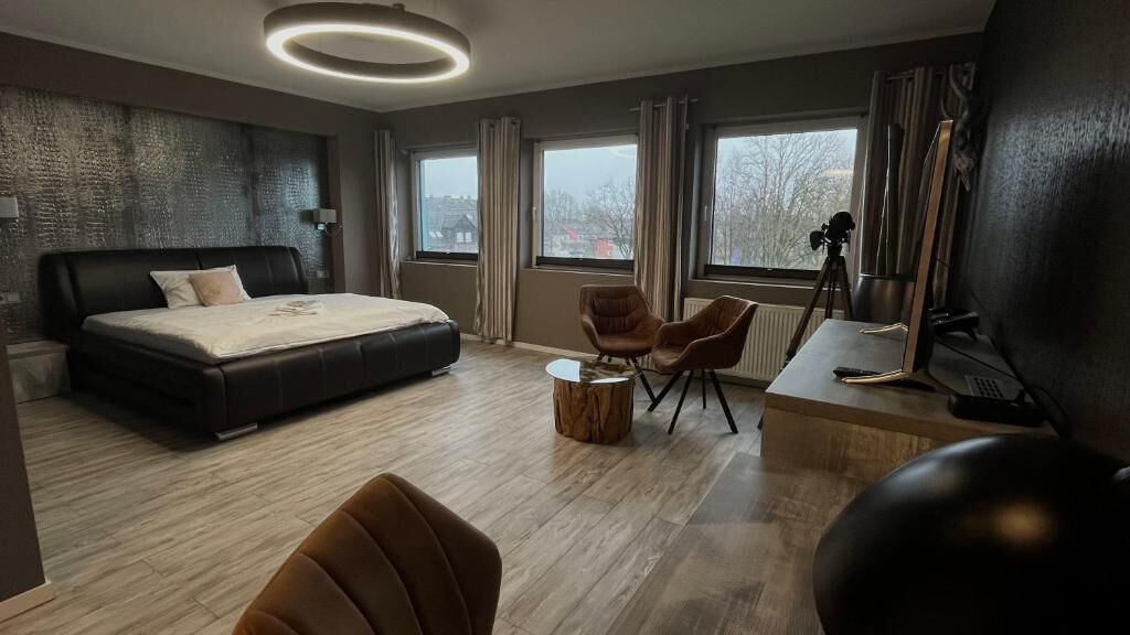 comfort double room, 1 queen bed | in-room safe, desk, soundproofing, free cots/infant beds