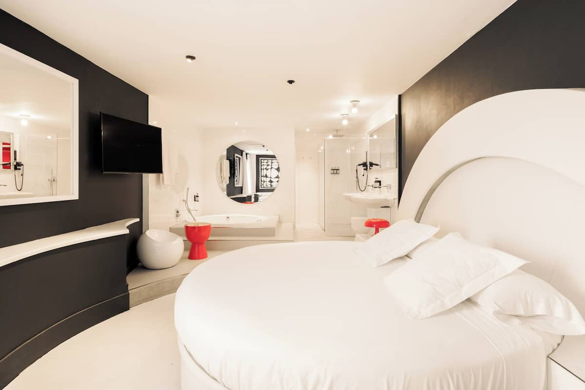 1 chambre, couette en duvet d'oie, matelas mémoire de forme