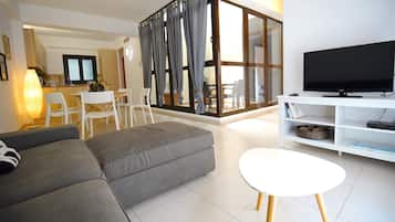 Appartement, 3 chambres, cÎté cour intérieure (Remolars 2) | Télévision