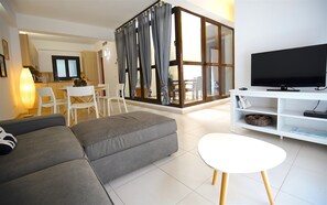 Apartment, 3 Schlafzimmer, zum Innenhof hin (Remolars 2) | Fernseher