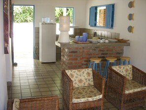 Family House, 2 Bedrooms, Smoking, Poolside | Living room