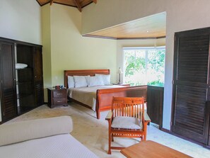 Villa | 5 bedrooms, iron/ironing board, free WiFi, bed sheets