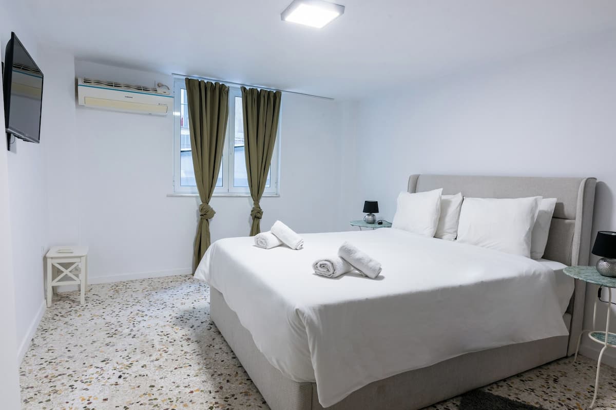 Budget Studio | Roupas de cama premium, quartos à prova de som
