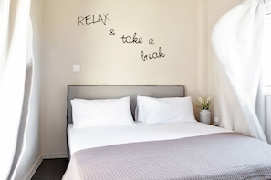 Premium bedding, soundproofing, iron/ironing board, free WiFi - Athens Connection Apartments (Athens)