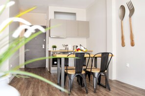 Apartamento, 2 habitaciones, balcón | Cocina privada