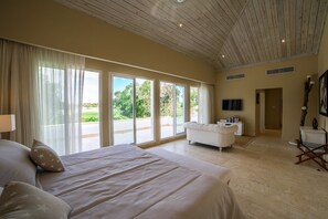 Villa | 5 slaapkamers, een kluis op de kamer, een strijkplank/strijkijzer