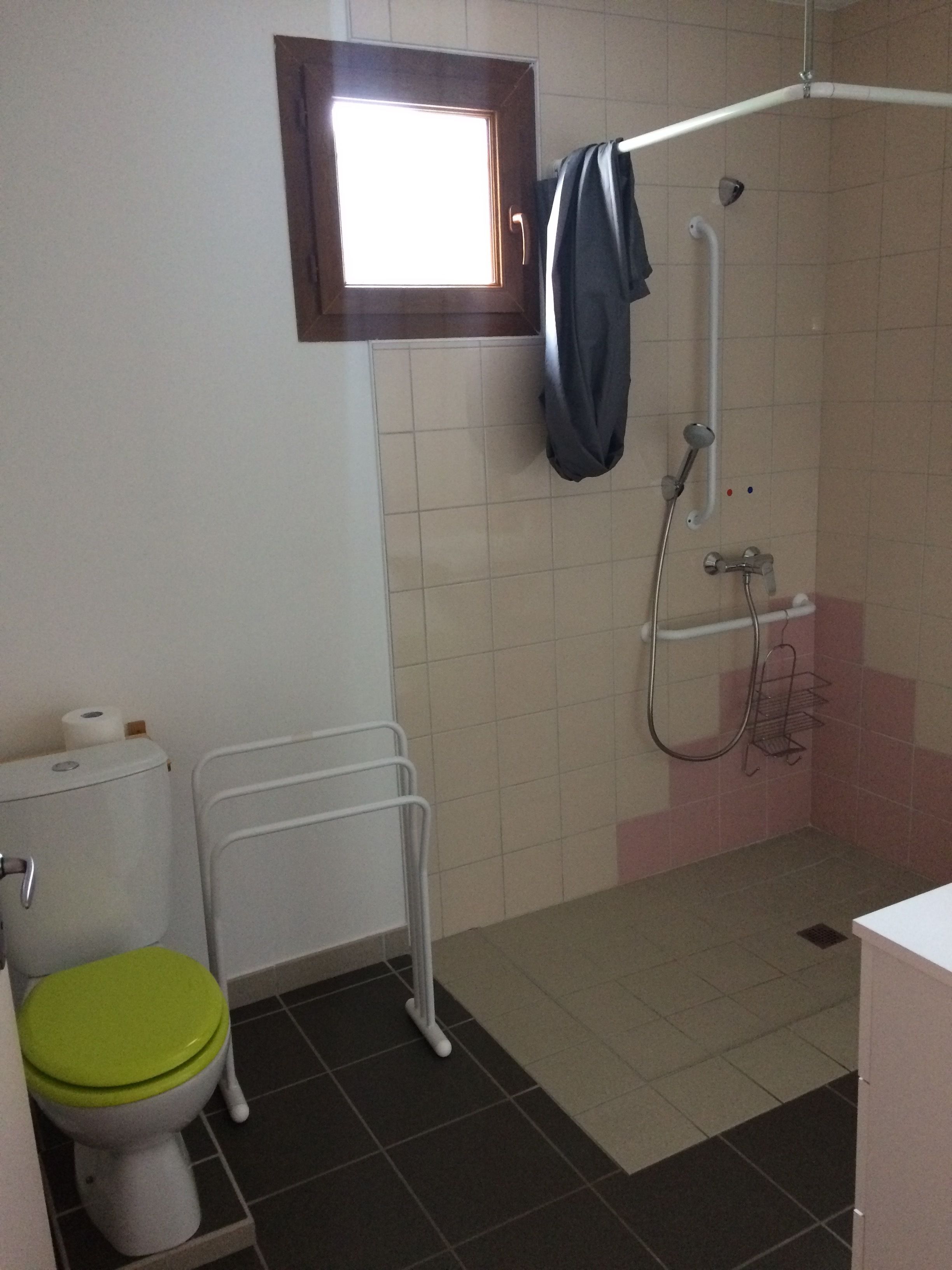 twin room | in-room safe, desk, soundproofing, cots/infant beds