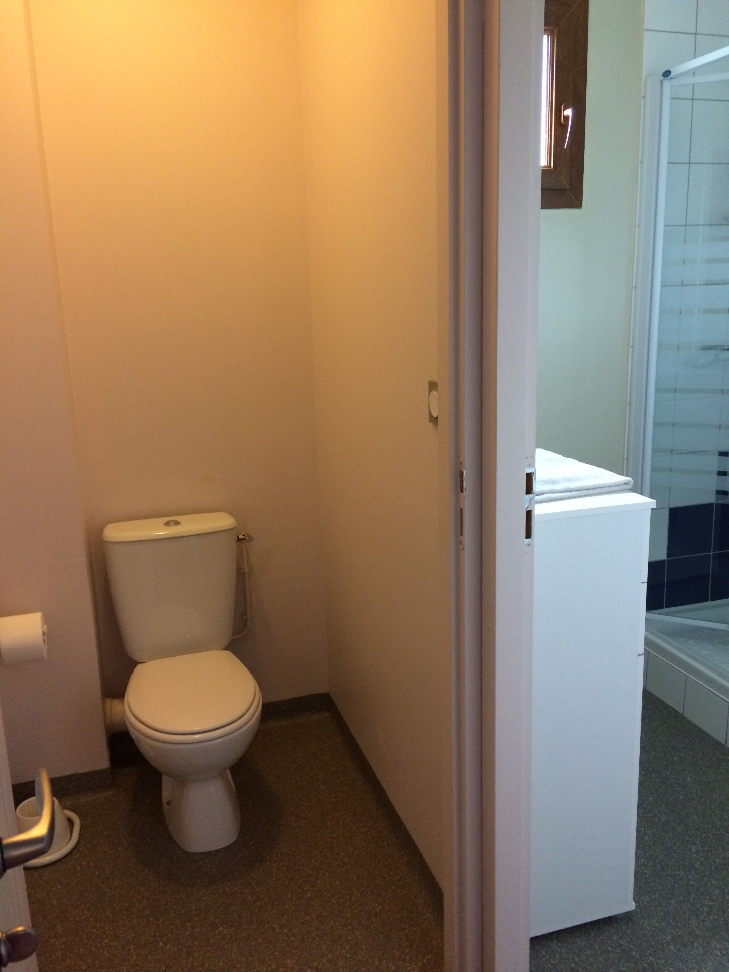 double room | in-room safe, desk, soundproofing, cots/infant beds