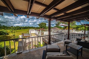 Villa | Terrace/patio