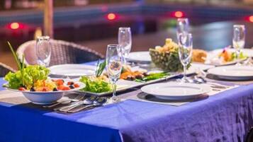 FrĂŒhstĂŒck, Mittagessen, Abendessen, internationale KĂŒche