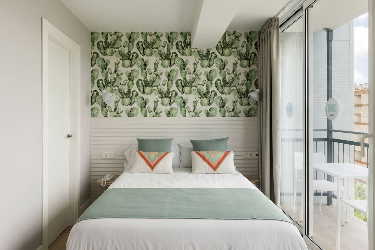 Double Room, Balcony (Matrimonio) | In-room safe, desk, blackout drapes, iron/ironing board