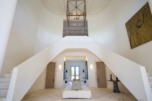 Villa | Wohnbereich | Flachbildfernseher