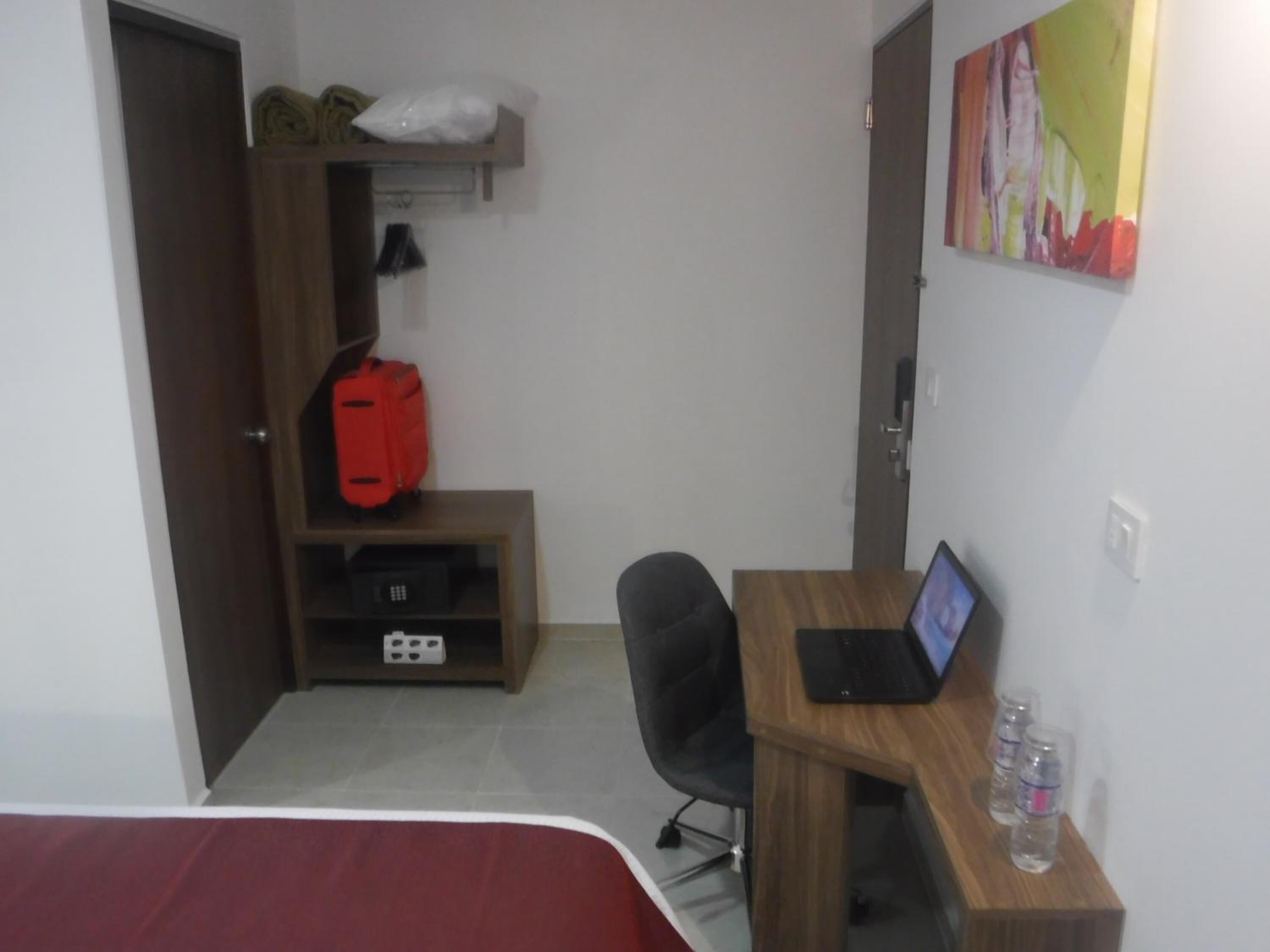 premium bedding, in-room safe, individually decorated