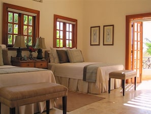 Villa | 4 Schlafzimmer, Zimmersafe, Bügeleisen/Bügelbrett, kostenloses WLAN