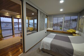 Penthouse Deluxe | Literie de qualité supérieure, bureau, Wi-Fi gratuit, draps fournis