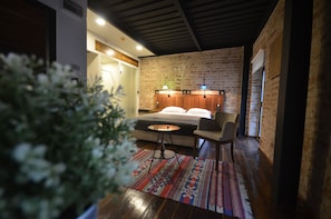 标准开间, 1 间卧室 | 高档床上用品、办公桌、免费 WiFi、床单