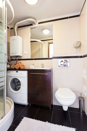 Apartment | Bathroom