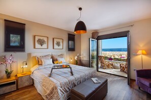 1 bedroom, premium bedding, in-room safe, desk
