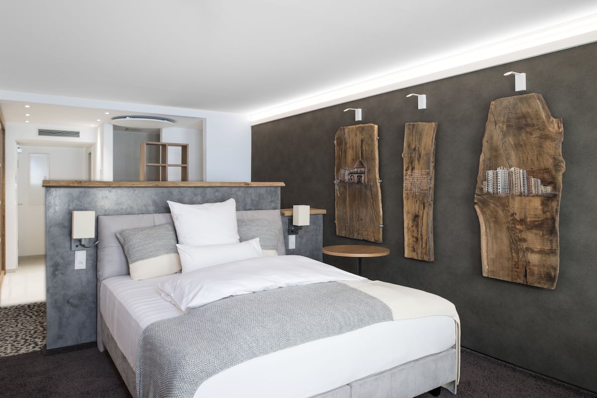 superior double room | minibar, in-room safe, desk, soundproofing