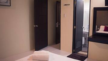 In-room safe, rollaway beds, bed sheets, wheelchair access