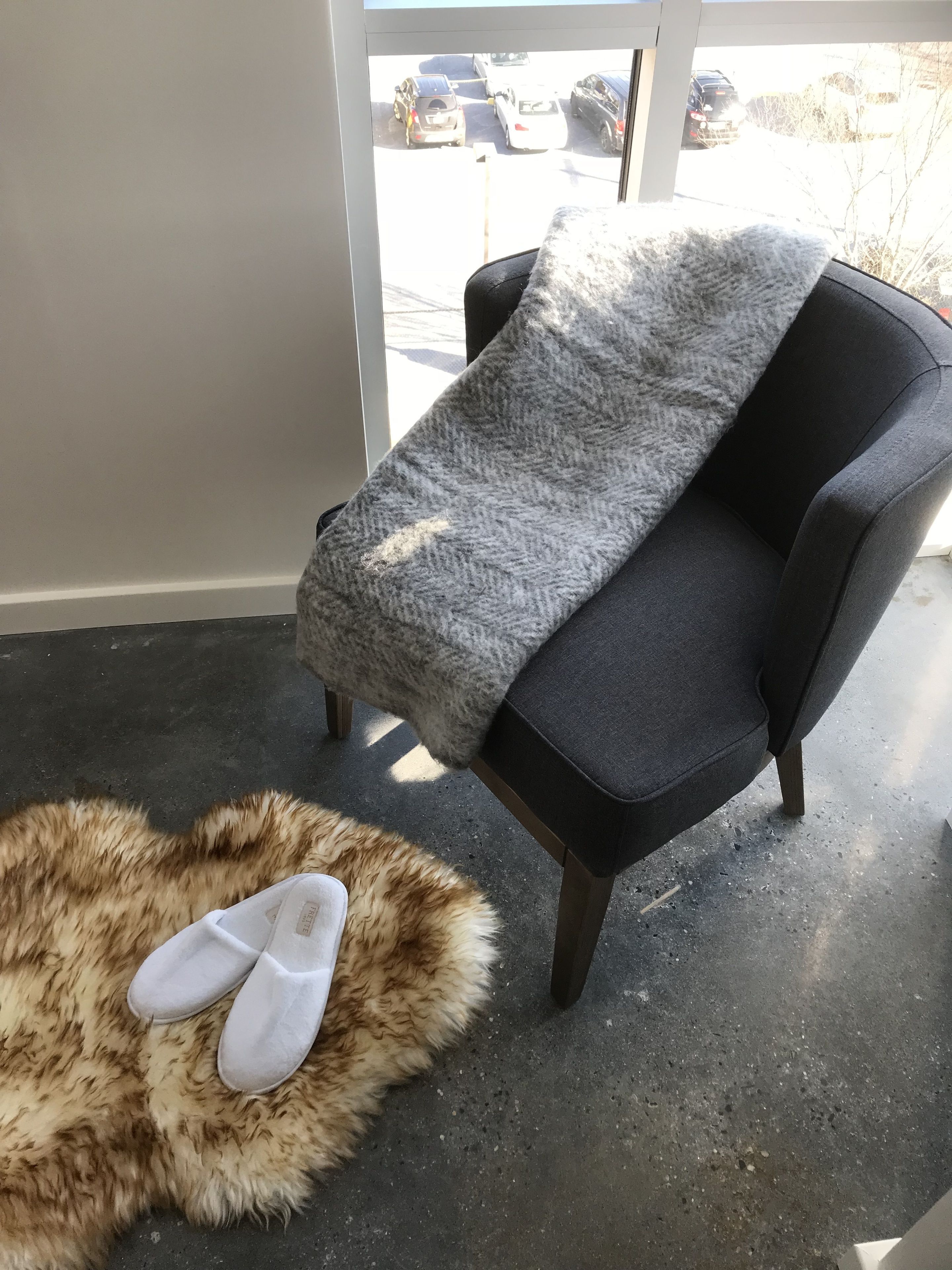 studio, 1 king bed | in-room safe, desk, laptop workspace, iron/ironing board