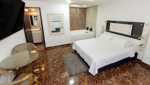 Suite Deluxe, 1 habitación | Sábanas de algodón egipcio y ropa de cama de alta calidad