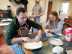Cafetera y tetera y tetera eléctrica
