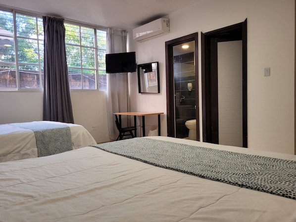 In-room safe, bed sheets