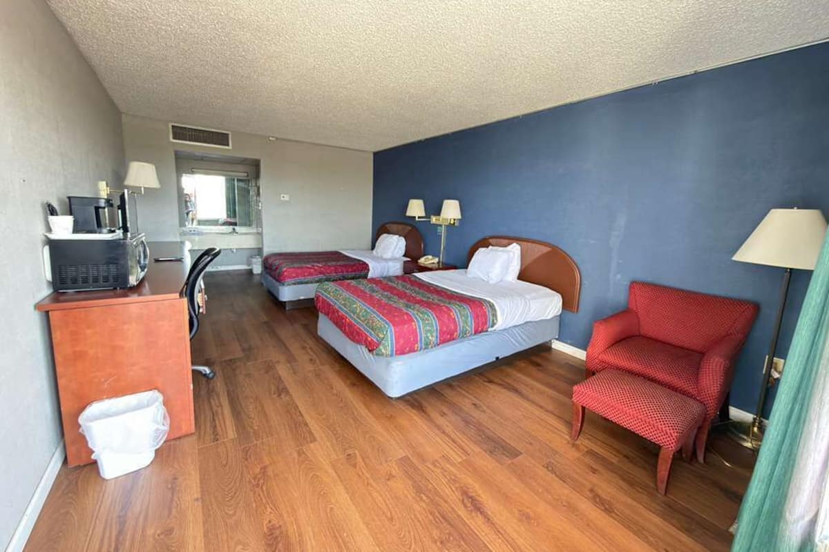 Standard Double Room, 2 Double Beds, Smoking | Desk, iron/ironing board, free WiFi, bed sheets