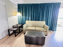 Junior Suite, 1 King Bed, Non Smoking, Microwave | Desk, iron/ironing board, free WiFi, bed sheets