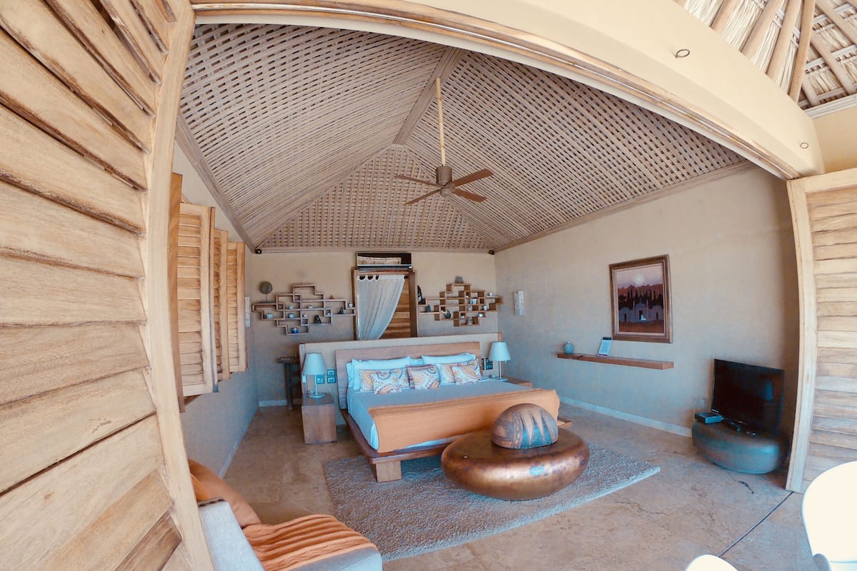 Luxury Bungalow, Ocean View | Egyptian cotton sheets, minibar, in-room safe, WiFi (free)