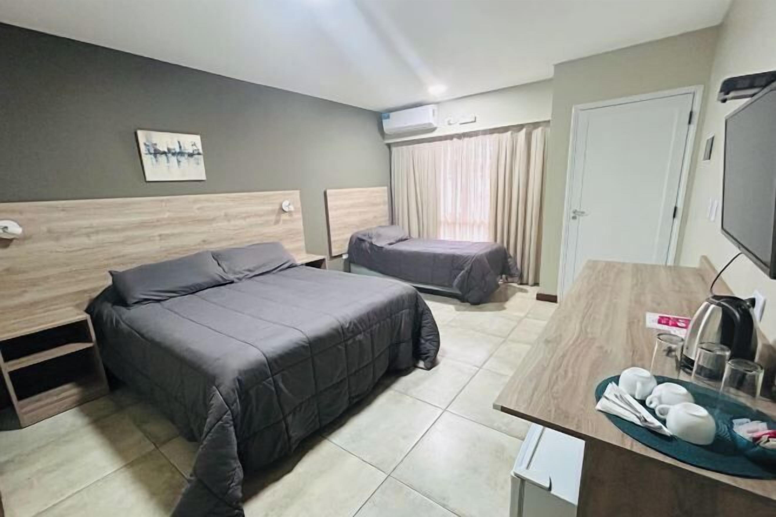 1 slaapkamer, een kluis op de kamer, een strijkplank/strijkijzer