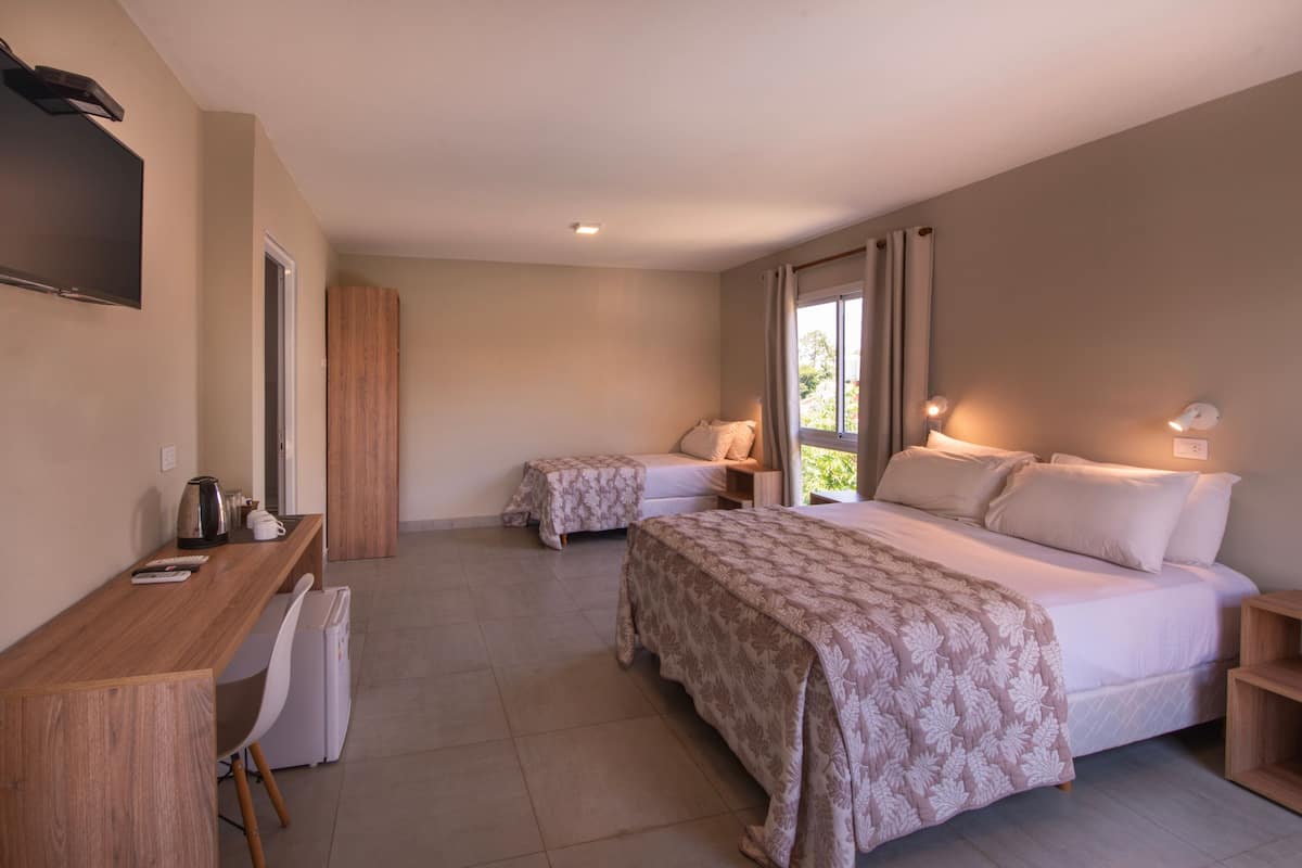 Classic Suite Triple | 1 soverom, safe på rommet, wi-fi (inkludert) og sengetøy