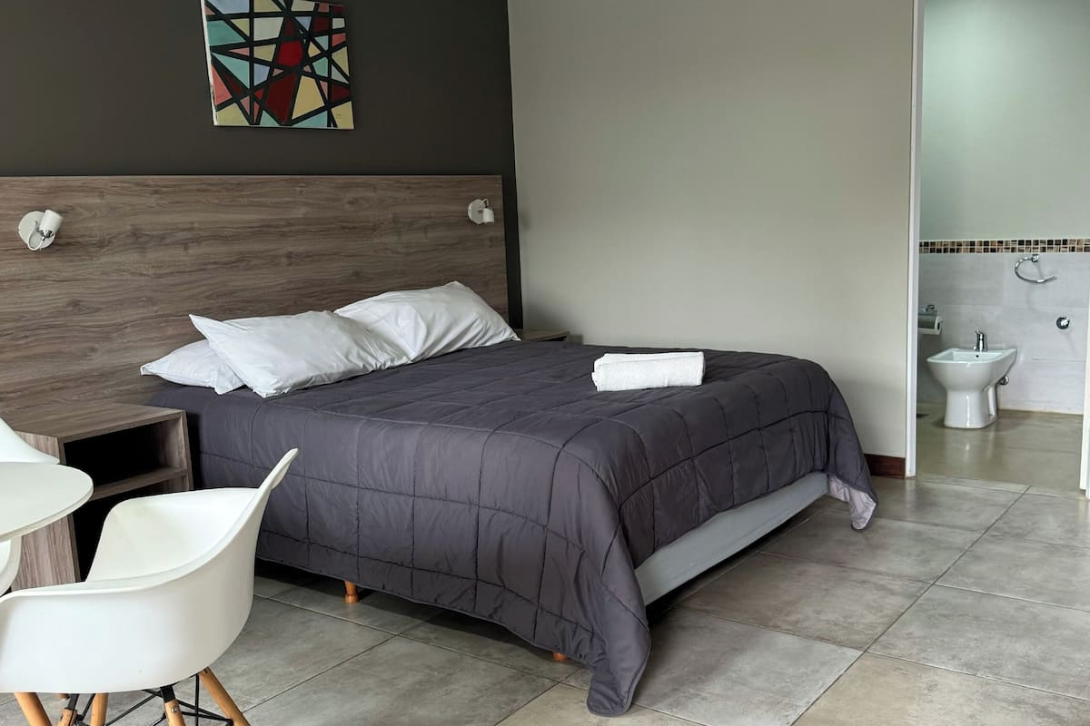 1 bedroom, in-room safe, iron/ironing board, free wifi