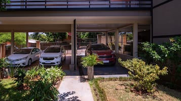 免费自助停车