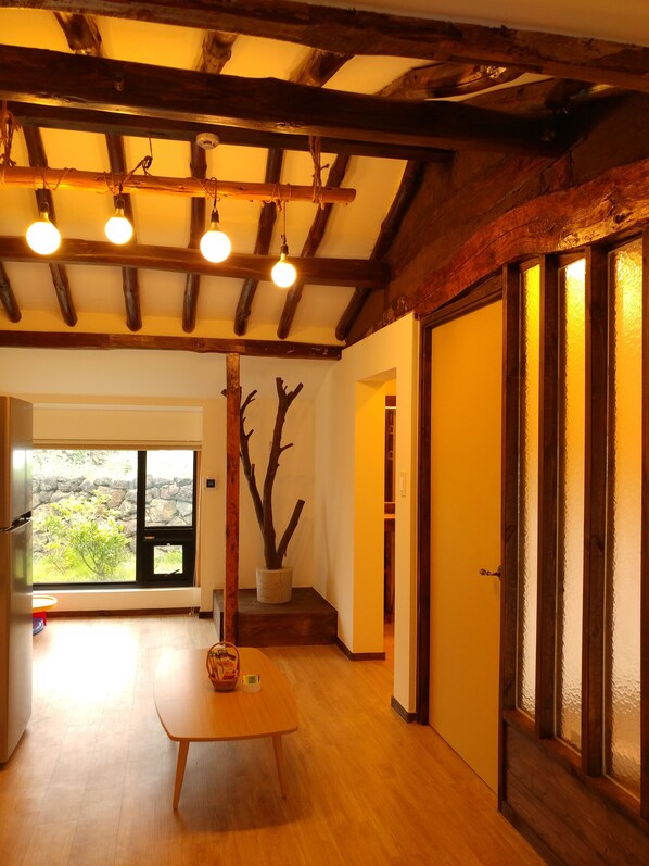 Apartamento (Maendorong) | Sala de estar | Una televisión de pantalla plana