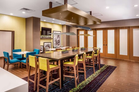 Hampton Inn Paramus - Image 27