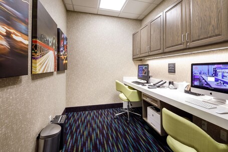Hampton Inn Paramus - Image 32