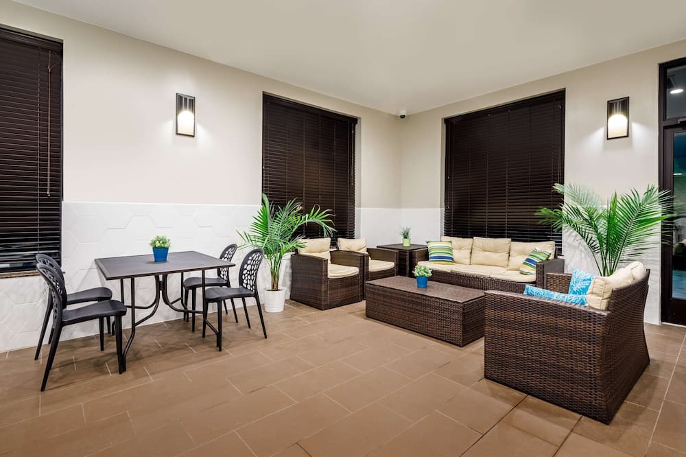 luxury hotels in Paramus