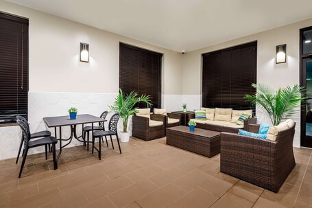 Hampton Inn Paramus - Image 2