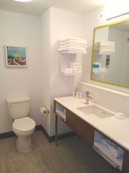 Hampton Inn Paramus - Image 21