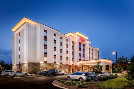 Hampton Inn Paramus - Image 19